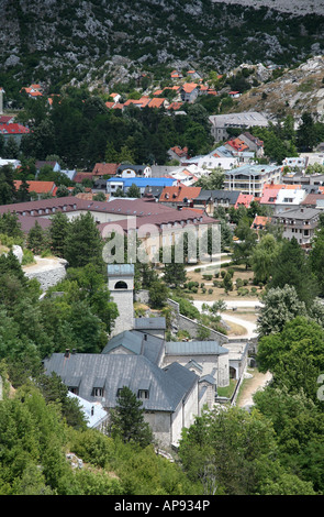 Il monastero di Cetinje in Montenegro. Vista da Orlov Krs (Eagle's falesia) Foto Stock