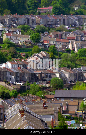 Tradizionali villette risalente all'epoca vittoriana nella Rhondda Valley South Wales UK Foto Stock