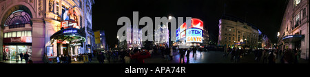 Panorama di Piccadilly Circus di notte, Londra, Regno Unito Foto Stock