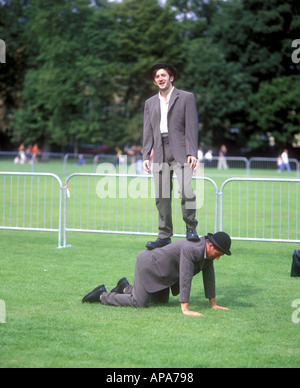 Gli artisti interpreti o esecutori Fringe Domenica Festival internazionale i prati Edimburgo in Scozia Foto Stock