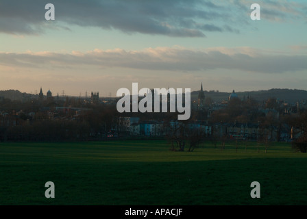 Una vista serale di Oxford Dreaming Spires in inverno da South Park Foto Stock