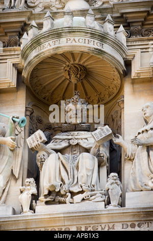 La scultura nelle vecchie scuole del quadrangolo biblioteca Bodleian Library Oxford University Oxford Foto Stock