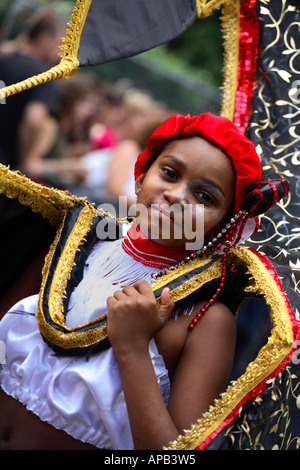 Carnevale di Notting Hill 2006, i bambini della parata del giorno Foto Stock