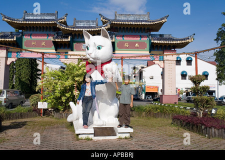Statua di gatto, Kuching, Sarawak, Borneo, Malaysia Foto Stock