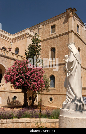 Israele Gerusalemme Oleandro nel monastero Ratisbonne Foto Stock