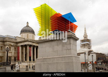 Modello per un hotel 2007 Una scultura moderna sul quarto zoccolo in Trafalgar Square Foto Stock