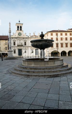 Chiesa di San Giacomo in Piazza Giacomo Matteotti a Udine Foto Stock