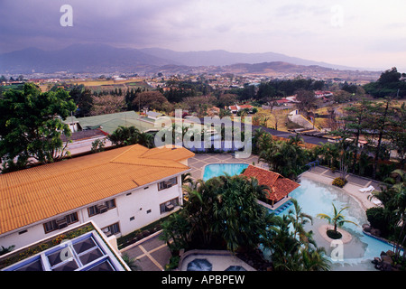 Vista verso San Jose dal hotel resort in Herradura Costa Rica Foto Stock