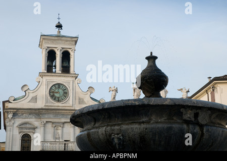 Chiesa di San Giacomo in Piazza Giacomo Matteotti a Udine Foto Stock