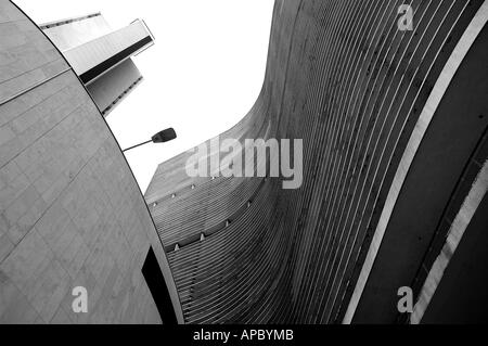 Il grattacielo COPAN dell architetto Oscar Niemeyer alla Praça da Republica (Avenida Ipiranga), São Paulo, Brasile Foto Stock