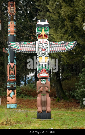 Totem Poles a Stanley Park, Vancouver, British Columbia Foto Stock