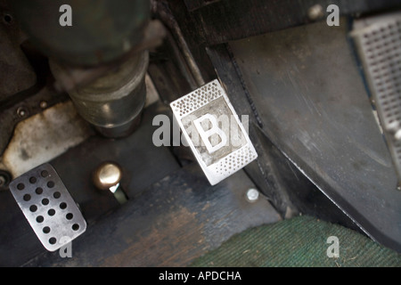 Pedali di un 1929 telaio lungo l'etichetta blu 3 litri vintage auto Bentley Foto Stock