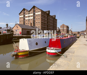 Luglio 1995: Waterways Museum, magazzini, chiatte, Gloucester Docks, Severn Vale, Gloucestershire, Cotswolds, England, Regno Unito, Europa Foto Stock