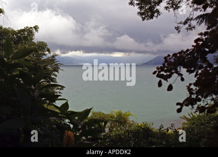 GUATEMALA lago Atitlan avvicinando temporale e tramonto sul lago Atitlan Guatemala Foto Stock