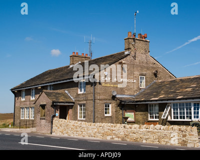 "Gatto e FIDDLE INN' su un 537 strada su Cheshire Derbyshire confine vicino a Macclesfield e Buxton Derbyshire England Regno Unito Foto Stock