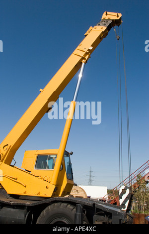 Yellow Crane in Boa Trinity Wharf East London Docklands GB UK Foto Stock