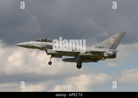 Eurofighter Typhoon in atterraggio a RAF Coningsby, Lincolnshire Foto Stock