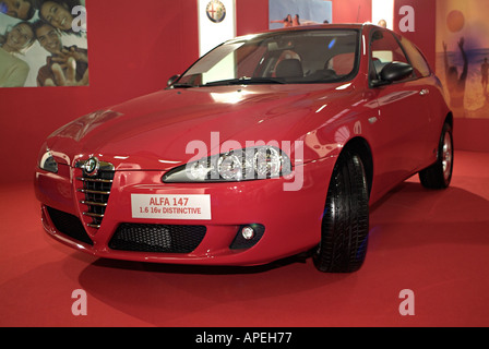Rossa Alfa Romeo 147 sul display in corrispondenza di un'Auto Show Foto Stock