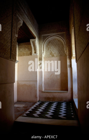 Spagna Andalusia Alhambra di Granada Il Nasrid Palace stanza tra Patio Del Cuarto Dorado e Patio De Los Arrayanes Foto Stock