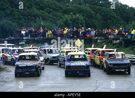 Auto racing banger azione gli spettatori della linea di partenza Foto Stock