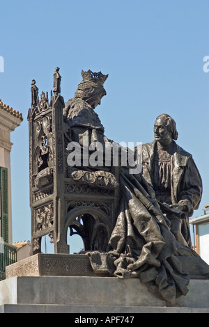 Granada Spagna Plaza Isabel la Catolica Monumento a Santa Fe accordo tra la Regina Isabel e Cristoforo Colombo Foto Stock