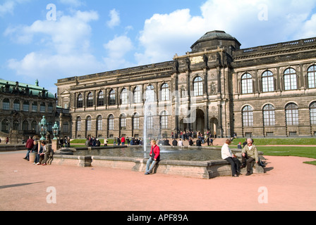 Lo Zwinger, un palazzo a Dresda, Germania orientale, costruita in stile barocco.L'edificio fu in gran parte distrutto nel bombardamento WWll. Foto Stock