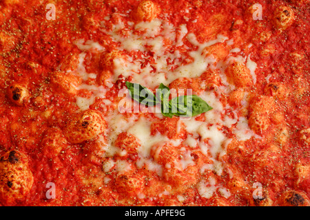 Dettaglio della Pizza Napoletana Foto Stock