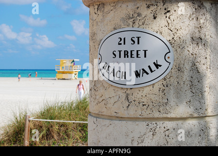 Xviii Street Beach a piedi segno sulla spiaggia di Miami Beach, Florida Foto Stock