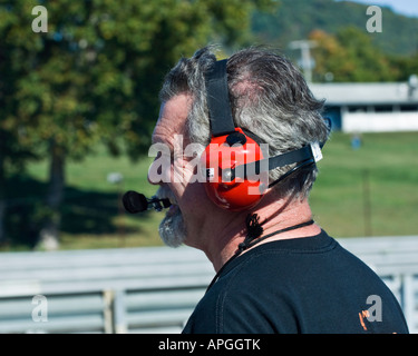 Newman Racing Team membro di equipaggio durante la gara a Lime Rock Park CT Sept 29 2007 Foto Stock