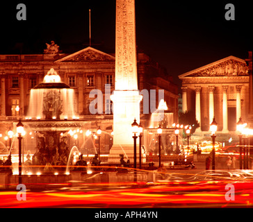 EU FR Francia regione Ile de France Parigi 8 arrondissement di Place de la Concorde di notte medio formato più immagini su richiesta Foto Stock