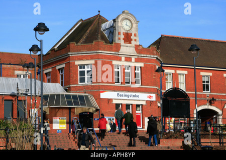 Stazione ferroviaria Milano vecchia città mercato hampshire England Regno unito Gb Foto Stock