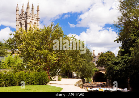 Magdalen Tower Bridge e sterline, Università di Oxford, Oxford, England, Regno Unito Foto Stock
