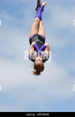 Mondo Buskers Festival 2008 - Troupe acrobatica il fusibile Foto Stock