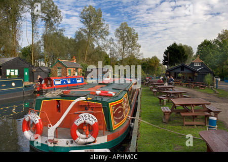 Cartiera bloccare sul fiume Chelmer a little Baddow, vicino a Chelmsford Essex. Foto Stock