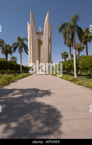 Un monumento per celebrare il completamento della diga di Assuan. Aswan, Egitto Foto Stock