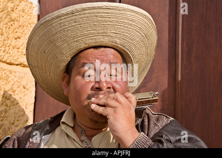 Musicista di strada Antigua Guatemala Foto Stock