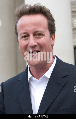 Del Partito conservatore del Regno Unito leader del Partito Rt Hon David Cameron MP parlando in Leeds West Yorkshire Foto Stock