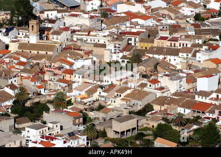 Vista in elevazione del villaggio spagnolo di Orba Foto Stock