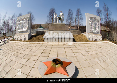 Grande Guerra Patriottica 19411945 monumento di Nogligi sull isola di Sakhalin Foto Stock