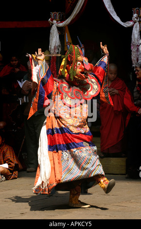 Il Bhutan Paro Tsechu Festival di Danza del signore della morte della sua consorte Shinje Yab Yum Foto Stock