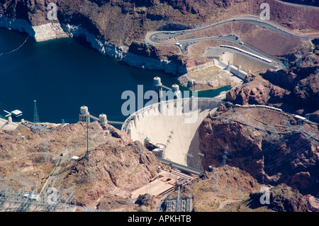 Aerial del Fiume Colorado e della Diga di Hoover sul confine della Arizona AZ Nevada NV Foto Stock