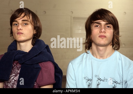 Gli studenti nella caffetteria Foto Stock