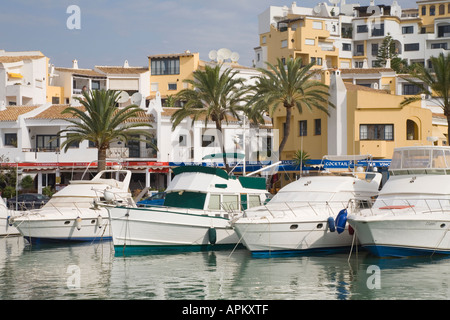 Vicino a Marbella Provincia di Malaga Costa del Sol Spagna Puerto Cabopino Foto Stock