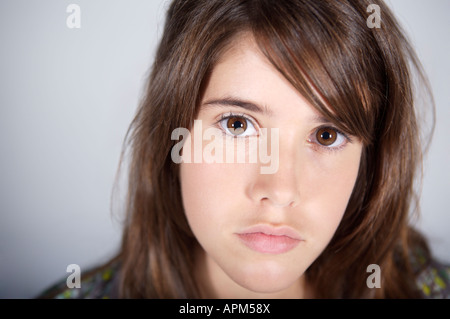 Ragazza adolescente, ritratto in studio Foto Stock