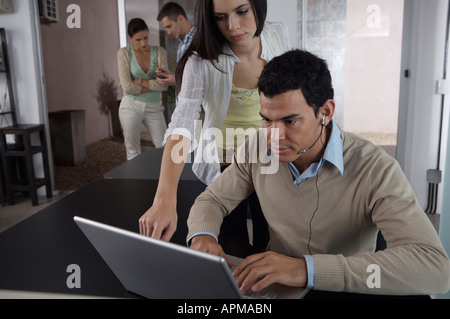 Persone in ufficio Foto Stock