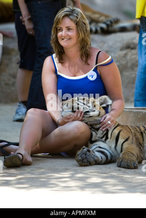 Tiger tempio vicino a Kanchanaburi Thailandia Foto Stock