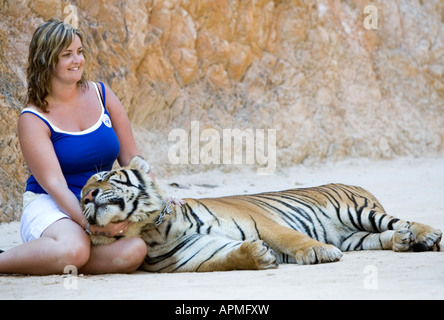 Tiger tempio vicino a Kanchanaburi Thailandia Foto Stock