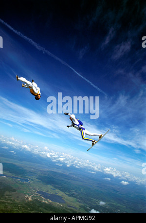 SKYDIVERS IN TANDEM TITUSVILLE, Florida Foto Stock