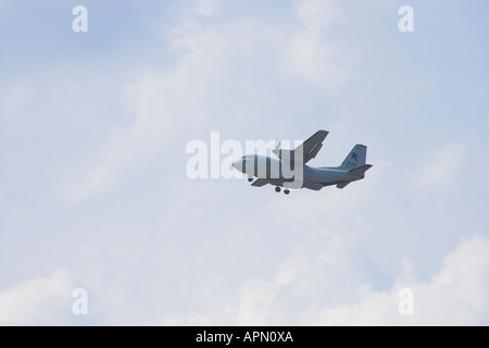 Spartan C27J RAF passando a Farnborough Air Display 2006 Foto Stock