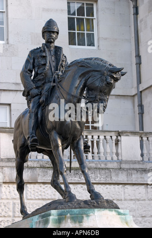 Statua del maresciallo di campo Signore Frederick Roberts VC presso la sfilata delle Guardie a Cavallo London Inghilterra England Foto Stock